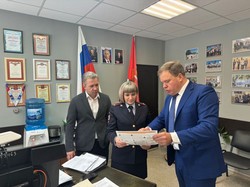 Председатель ОС посетил отдел МВД России по Новомосковску